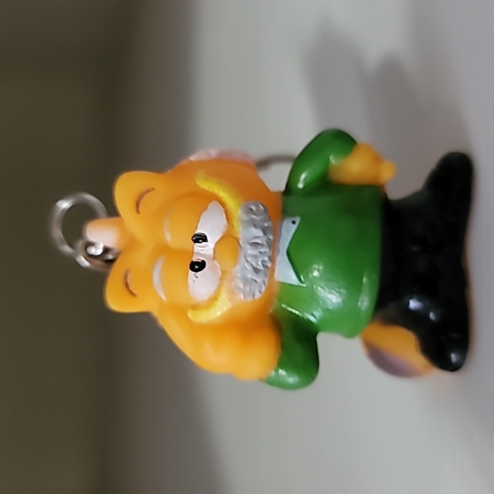 Vintage Old Cute PAWS Garfield Keychain Garfield as Einstein
